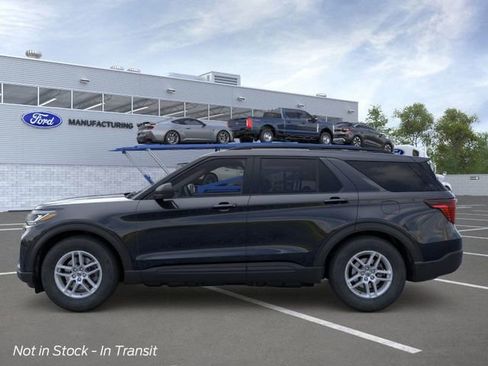 New 2026 Ford Explorer Active w/ Active Comfort Package image 3