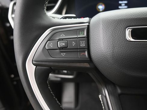 New 2025 Jeep Grand Cherokee L Laredo w/ Luxury Tech Group I image 33