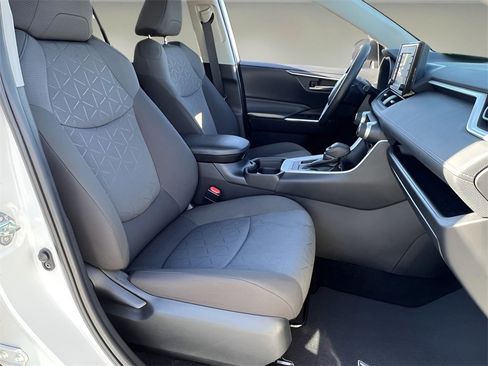Certified 2021 Toyota RAV4 XLE image 19