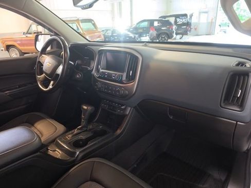 Used 2021 Chevrolet Colorado Z71 AWD/4WD image 18