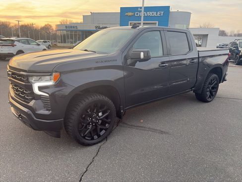 Used 2022 Chevrolet Silverado 1500 RST w/ Convenience Package II image 3