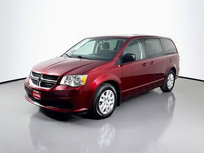 Used 2018 Dodge Grand Caravan SE w/ UConnect Hands-Free Group