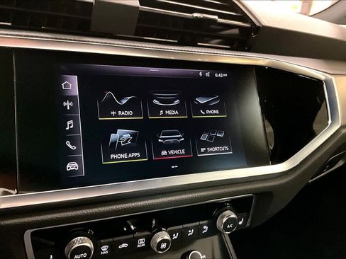 Used 2021 Audi Q3 2.0T Premium w/ Convenience Package image 28