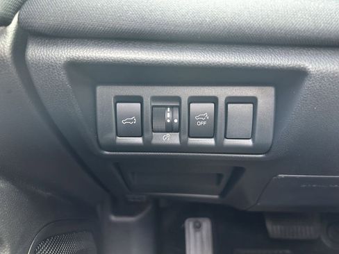 Used 2025 Subaru Outback Premium AWD/4WD image 18