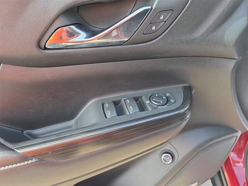 Used 2018 GMC Acadia SLT image 14