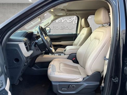Used 2022 Ford Expedition Limited image 19