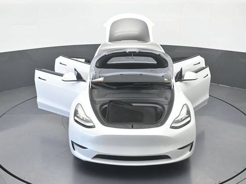 Used 2022 Tesla Model Y Long Range AWD/4WD image 70
