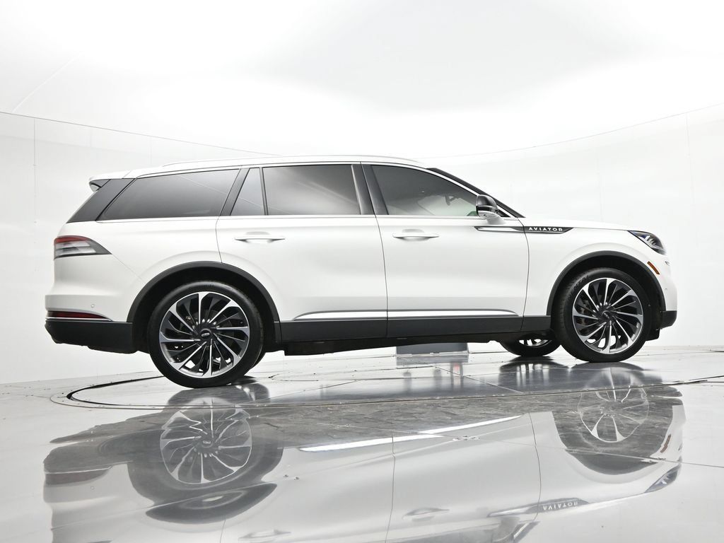 Used 2022 Lincoln Aviator Reserve w/ Equipment Group 201A AWD/4WD image 25