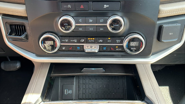 Used 2024 Ford Expedition Max Limited AWD/4WD image 28