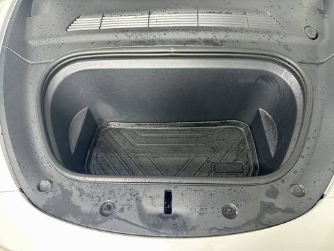 Used 2023 Tesla Model Y Long Range AWD/4WD image 33