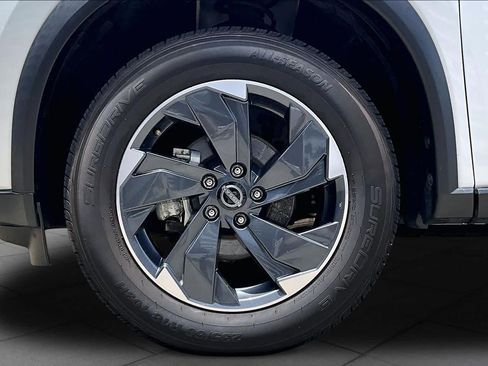 Certified 2024 Nissan Rogue SV FWD image 11
