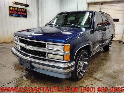 Used 1999 Chevrolet Suburban 2WD w/ Preferred Equipment Group 3 image 1