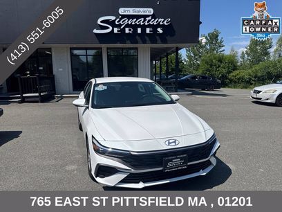 Used 2025 Hyundai Elantra SE