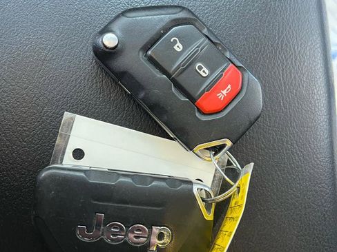 Used 2019 Jeep Wrangler Unlimited Sport S AWD/4WD image 21