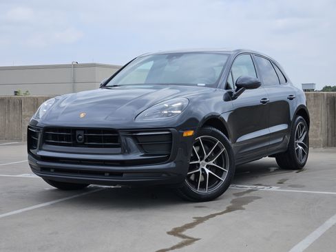 Certified 2026 Porsche Macan AWD/4WD image 1