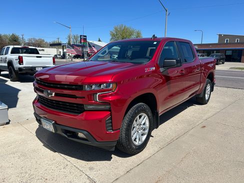 Used 2021 Chevrolet Silverado 1500 RST AWD/4WD image 2