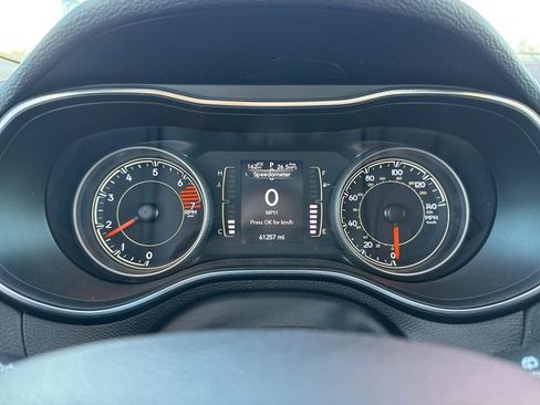 Used 2019 Jeep Cherokee Latitude Plus w/ Cold Weather Group image 9