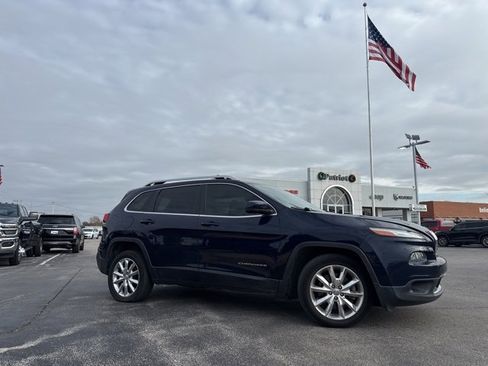 Used 2015 Jeep Cherokee Limited w/ Luxury Group image 5