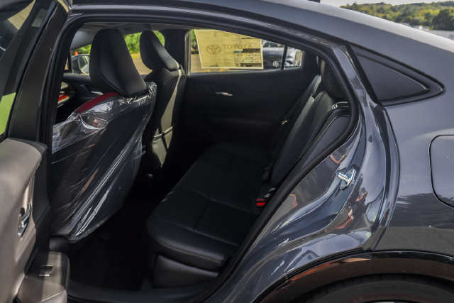 New 2026 Toyota Prius Plug-In Hybrid FWD image 10