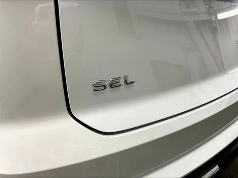 New 2026 Volkswagen Atlas Cross Sport SEL image 26