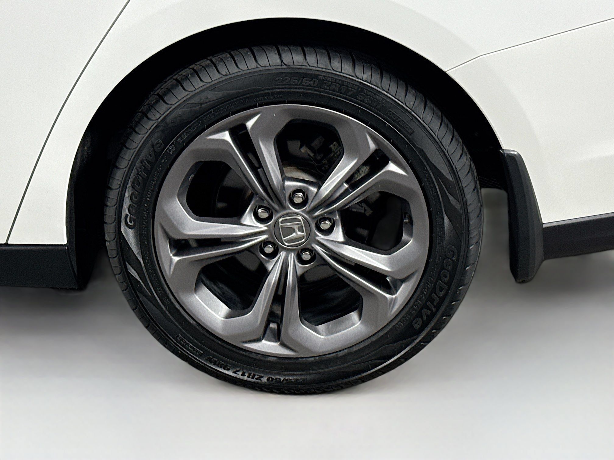Used 2023 Honda Accord EX image 9