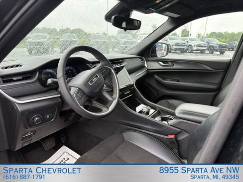 Used 2024 Jeep Grand Cherokee Altitude AWD/4WD image 14