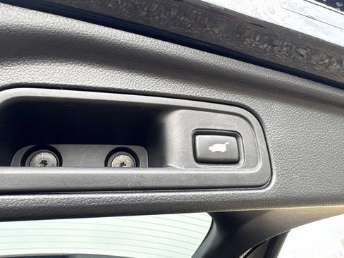Used 2022 Honda Pilot Special Edition image 11