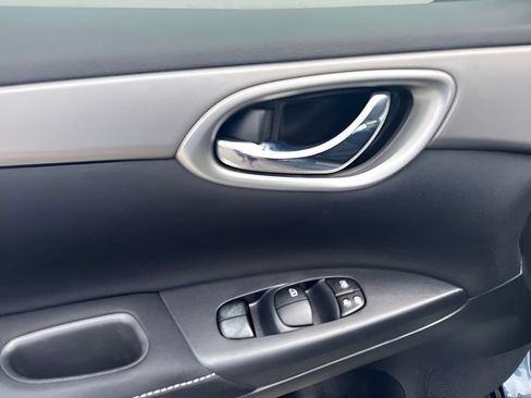 Used 2015 Nissan Sentra SV w/ Style Package FWD image 17