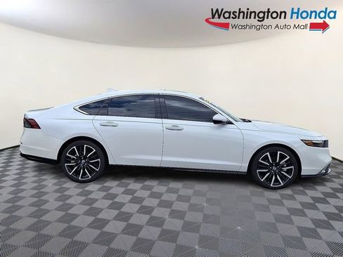 Used 2024 Honda Accord Touring image 7