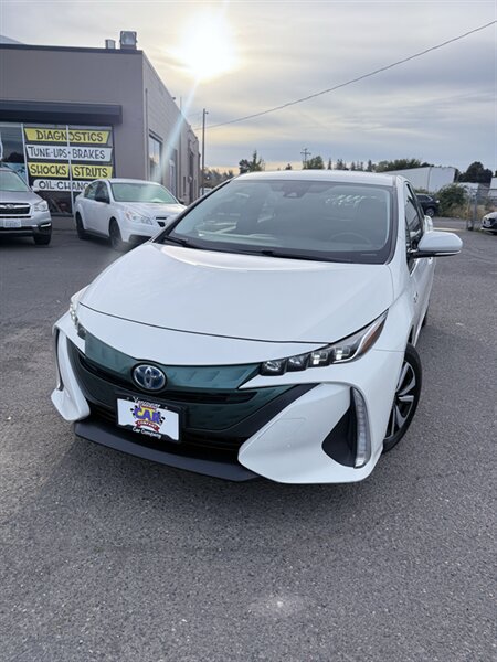 Used 2018 Toyota Prius Prime Plus FWD image 36