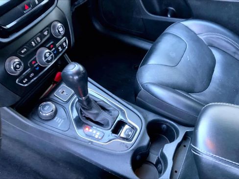 Used 2022 Jeep Cherokee Limited w/ Mopar Interior Package image 17