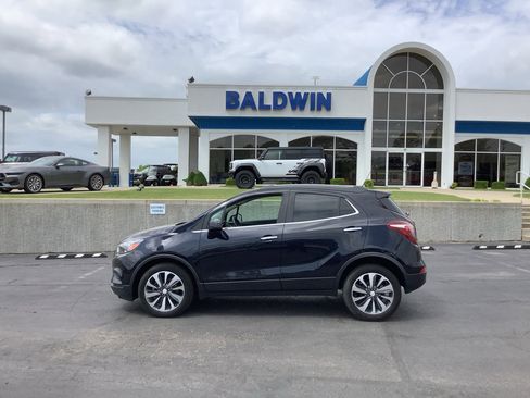 Used 2021 Buick Encore Preferred image 4