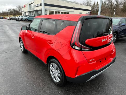 Used 2023 Kia Soul LX image 7