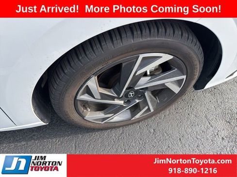 Used 2025 Hyundai Elantra SEL FWD image 6