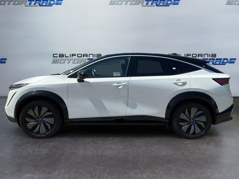 Used 2025 Nissan Ariya FWD image 8