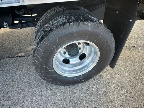 Used 2025 Ford F350 XLT w/ XLT Value Package image 2