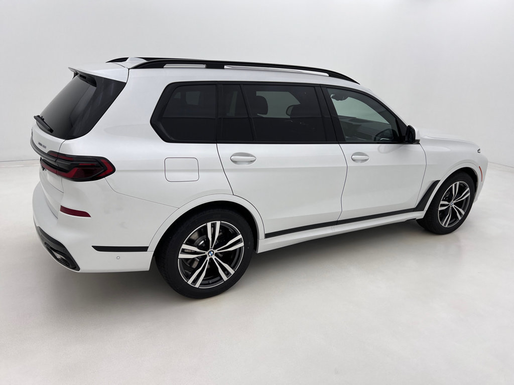 New 2027 BMW X7 xDrive40i w/ M Sport Package AWD/4WD image 4