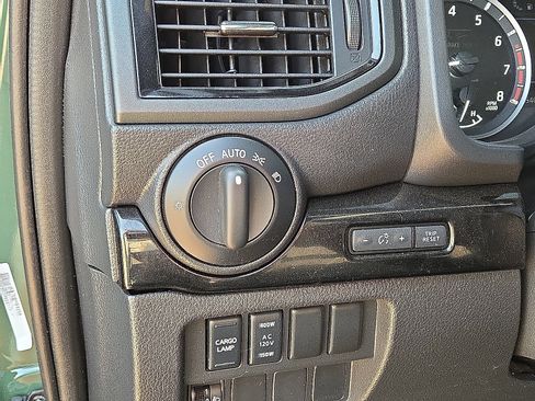 Used 2024 Nissan Titan SV w/ SV Bronze Edition Package RWD image 25