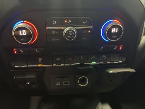Used 2023 Chevrolet Silverado 2500 LTZ AWD/4WD image 34