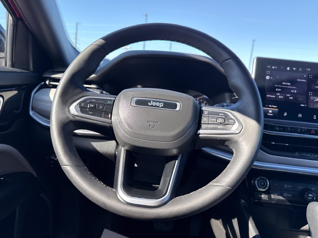 Used 2025 Jeep Compass Limited AWD/4WD image 14