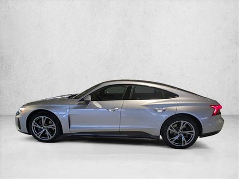 Used 2024 Audi e-tron GT Premium Plus image 9