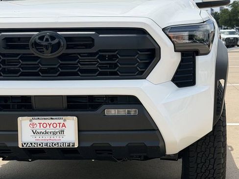New 2026 Toyota Tacoma TRD Off-Road AWD/4WD image 9