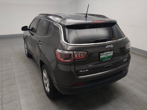 Used 2018 Jeep Compass Latitude w/ Popular Equipment Group AWD/4WD image 5