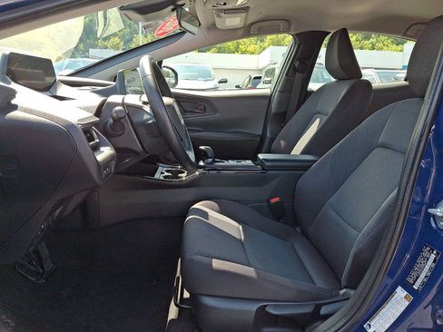 Used 2025 Toyota Prius LE FWD image 13