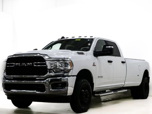 Used 2024 RAM 3500 Big Horn AWD/4WD image 3