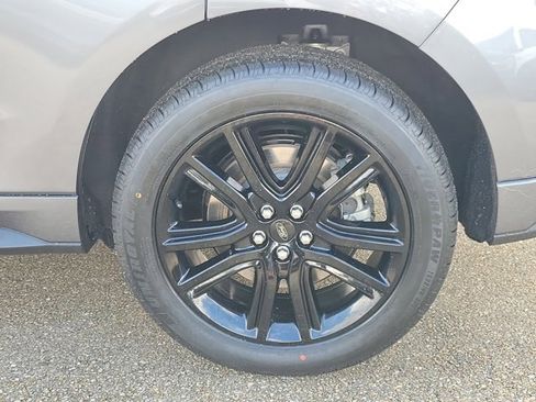 Certified 2023 Ford Edge ST-Line image 9