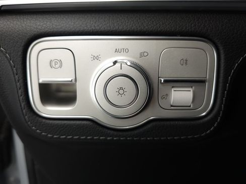Used 2024 Mercedes-Benz GLE 450 4MATIC w/ AMG Line Exterior image 10