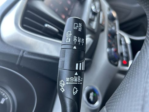 Used 2022 GMC Terrain SLE w/ Driver Convenience Package FWD image 34
