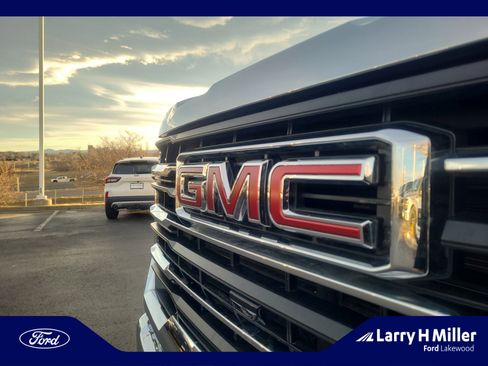 Used 2024 GMC Sierra 2500 SLT w/ SLT Premium Package image 23