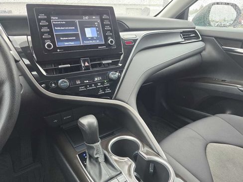 Used 2022 Toyota Camry LE FWD image 33